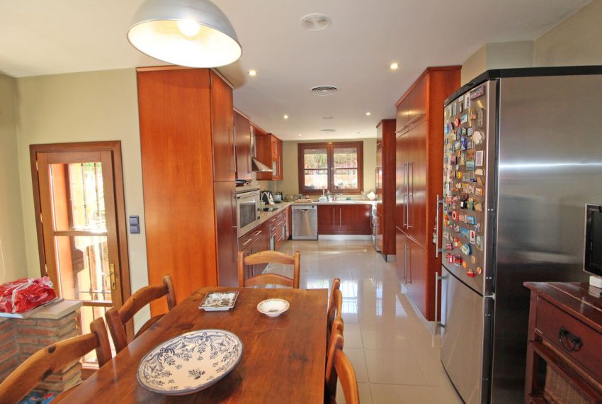 R4194424-Villa-For-Sale-Marbella-Detached-5-Beds-625-Built-17