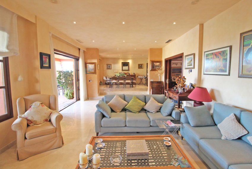 R4194424-Villa-For-Sale-Marbella-Detached-5-Beds-625-Built-2