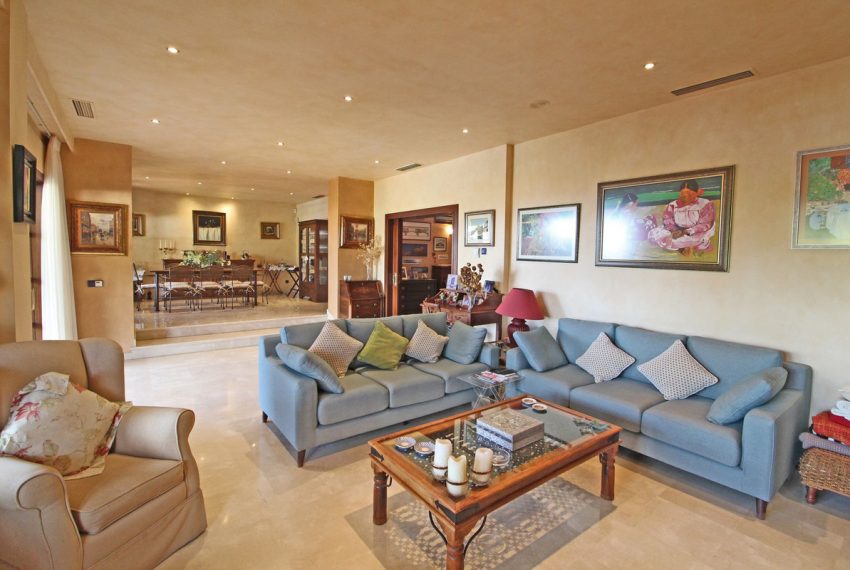 R4194424-Villa-For-Sale-Marbella-Detached-5-Beds-625-Built-3