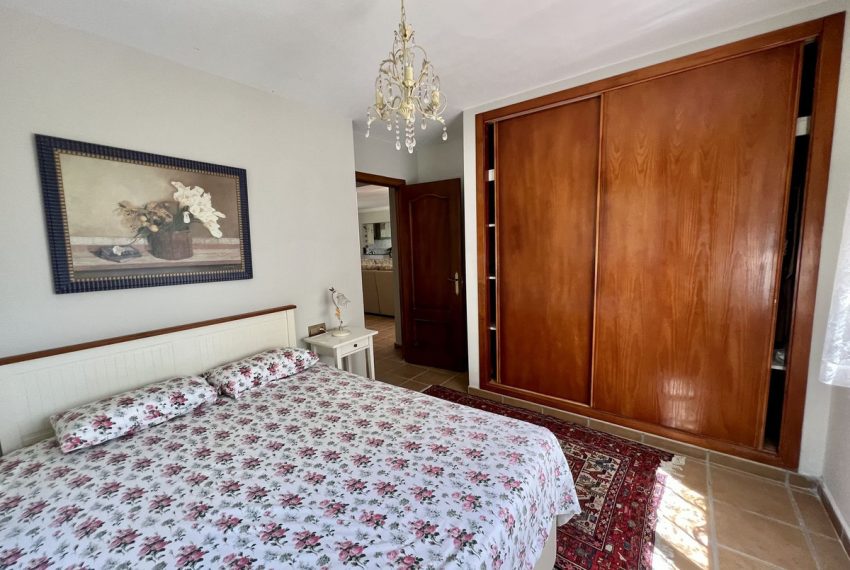 R4325152-Villa-For-Sale-Estepona-Detached-2-Beds-125-Built-10