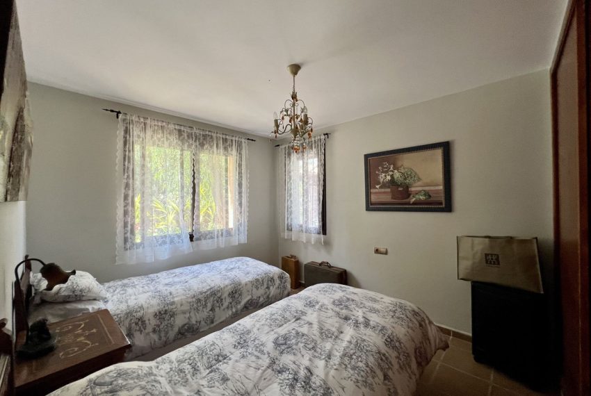 R4325152-Villa-For-Sale-Estepona-Detached-2-Beds-125-Built-13