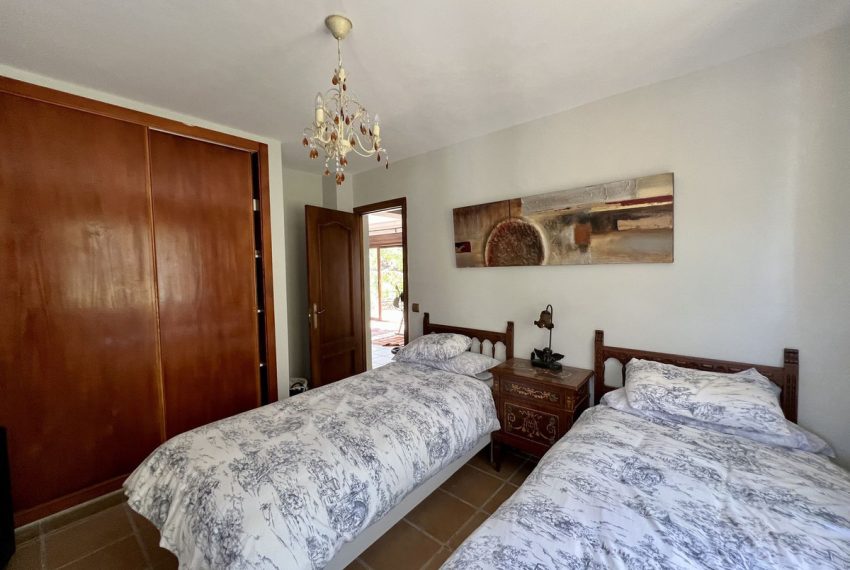 R4325152-Villa-For-Sale-Estepona-Detached-2-Beds-125-Built-14