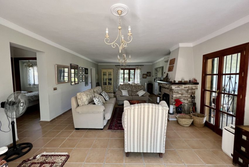 R4325152-Villa-For-Sale-Estepona-Detached-2-Beds-125-Built-6