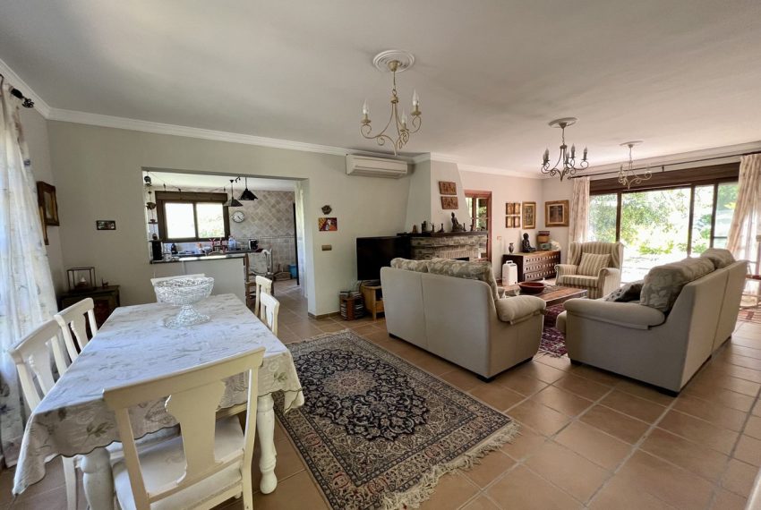 R4325152-Villa-For-Sale-Estepona-Detached-2-Beds-125-Built-7