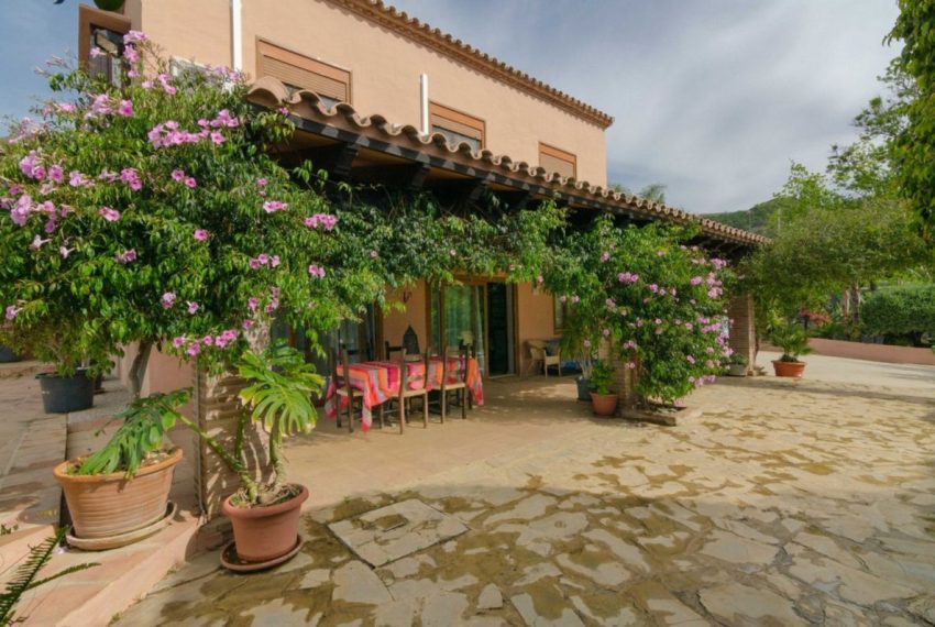 R4380736-Villa-For-Sale-Estepona-Detached-4-Beds-204-Built-11