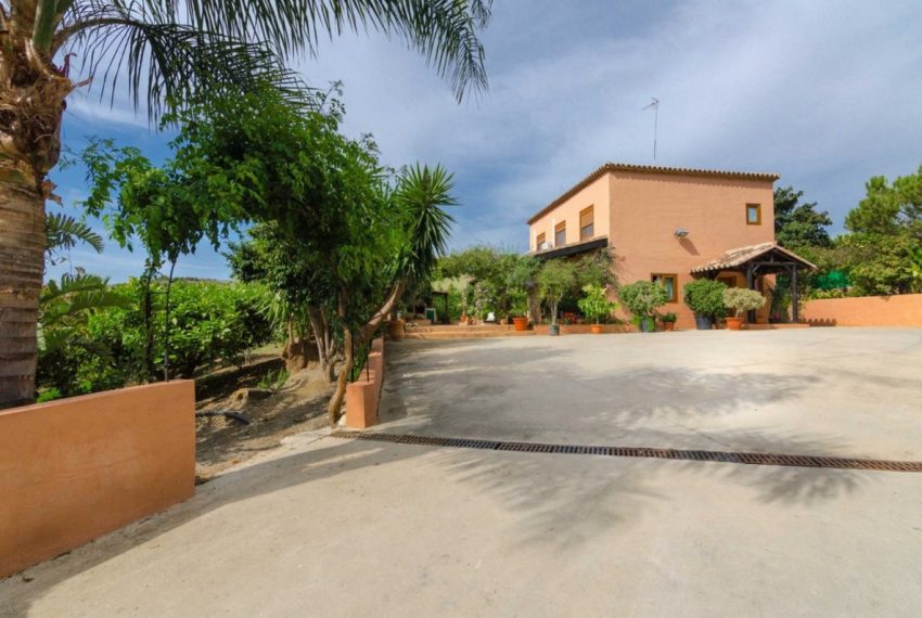 R4380736-Villa-For-Sale-Estepona-Detached-4-Beds-204-Built-6