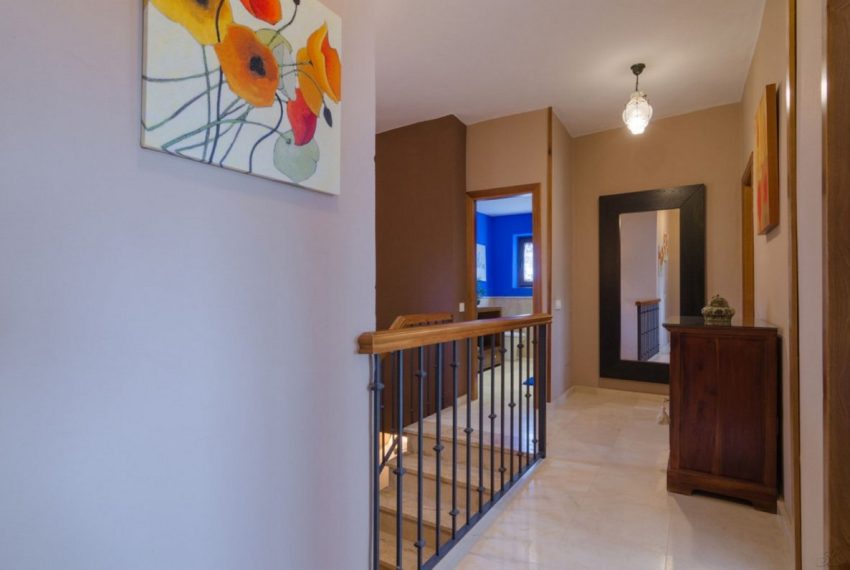 R4380736-Villa-For-Sale-Estepona-Detached-4-Beds-204-Built-9