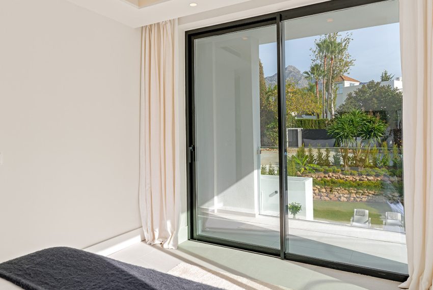 R4623928-Villa-For-Sale-Nueva-Andalucia-Detached-5-Beds-470-Built-10