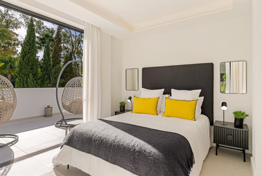 R4623928-Villa-For-Sale-Nueva-Andalucia-Detached-5-Beds-470-Built-9