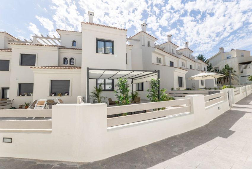 R4713475-Townhouse-For-Sale-New-Golden-Mile-Terraced-3-Beds-150-Built-12