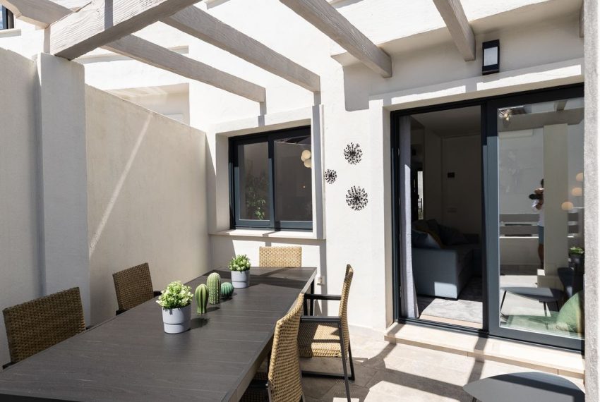 R4713475-Townhouse-For-Sale-New-Golden-Mile-Terraced-3-Beds-150-Built-15