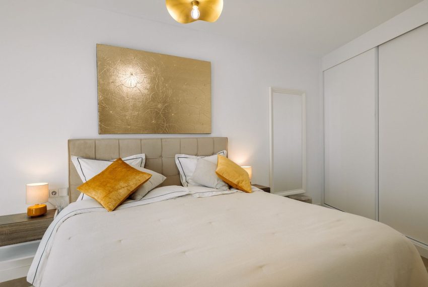 R4713475-Townhouse-For-Sale-New-Golden-Mile-Terraced-3-Beds-150-Built-17