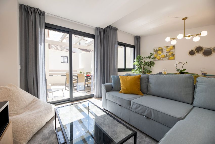 R4713475-Townhouse-For-Sale-New-Golden-Mile-Terraced-3-Beds-150-Built-3