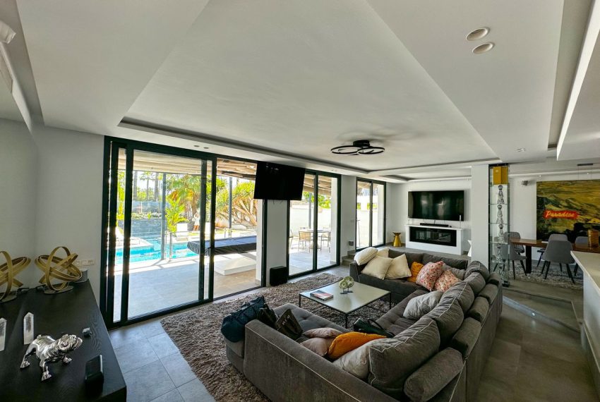 R4762639-Villa-For-Sale-Nueva-Andalucia-Detached-4-Beds-328-Built-6