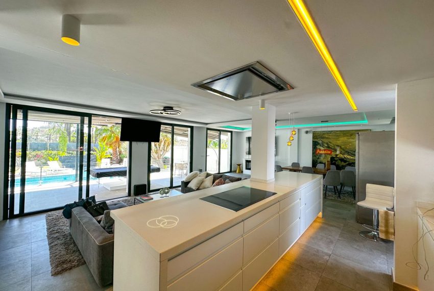 R4762639-Villa-For-Sale-Nueva-Andalucia-Detached-4-Beds-328-Built-7