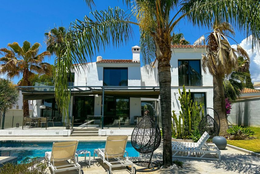 R4762639-Villa-For-Sale-Nueva-Andalucia-Detached-4-Beds-328-Built