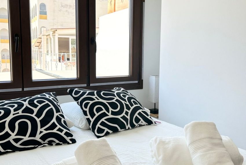 R4990768-Villa-For-Sale-Marbella-Semi-Detached-3-Beds-122-Built-8