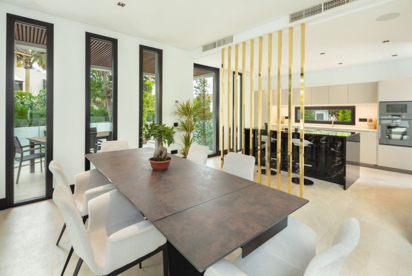 R5002090-Villa-For-Sale-The-Golden-Mile-Detached-5-Beds-836-Built-10