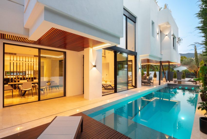 R5002090-Villa-For-Sale-The-Golden-Mile-Detached-5-Beds-836-Built-3