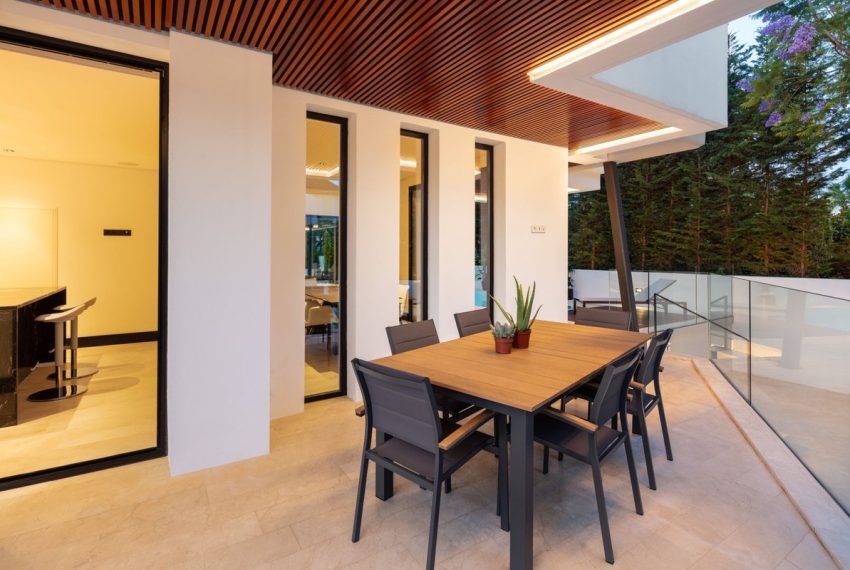 R5002090-Villa-For-Sale-The-Golden-Mile-Detached-5-Beds-836-Built-4