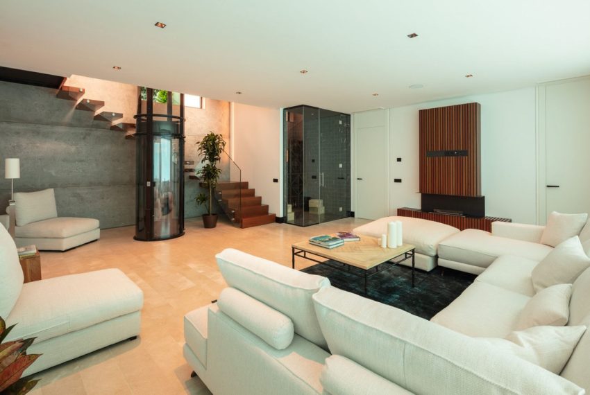 R5002090-Villa-For-Sale-The-Golden-Mile-Detached-5-Beds-836-Built-7