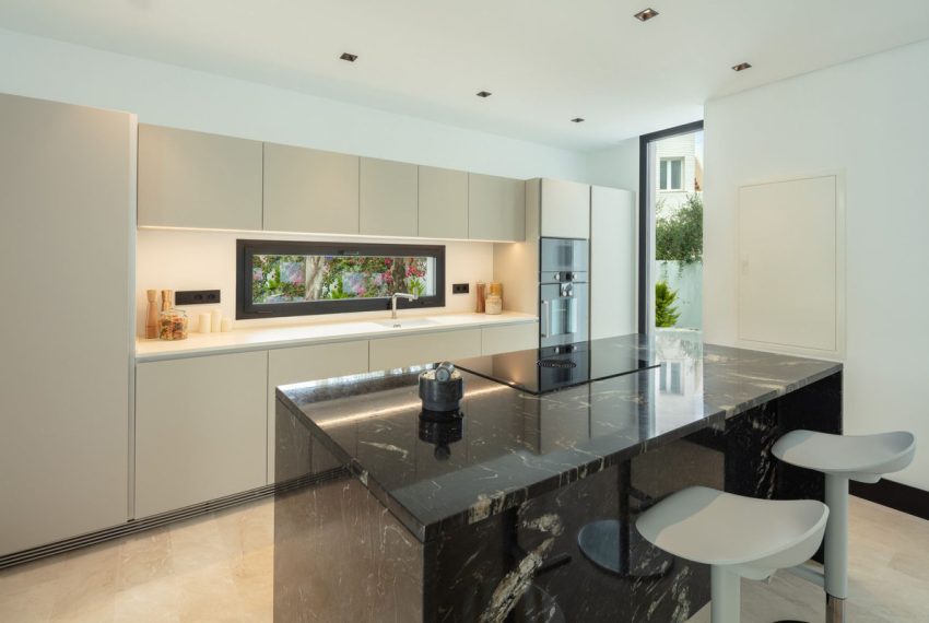 R5002090-Villa-For-Sale-The-Golden-Mile-Detached-5-Beds-836-Built-8