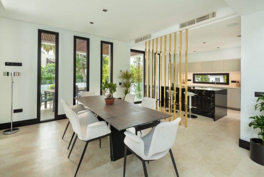 R5002090-Villa-For-Sale-The-Golden-Mile-Detached-5-Beds-836-Built-9