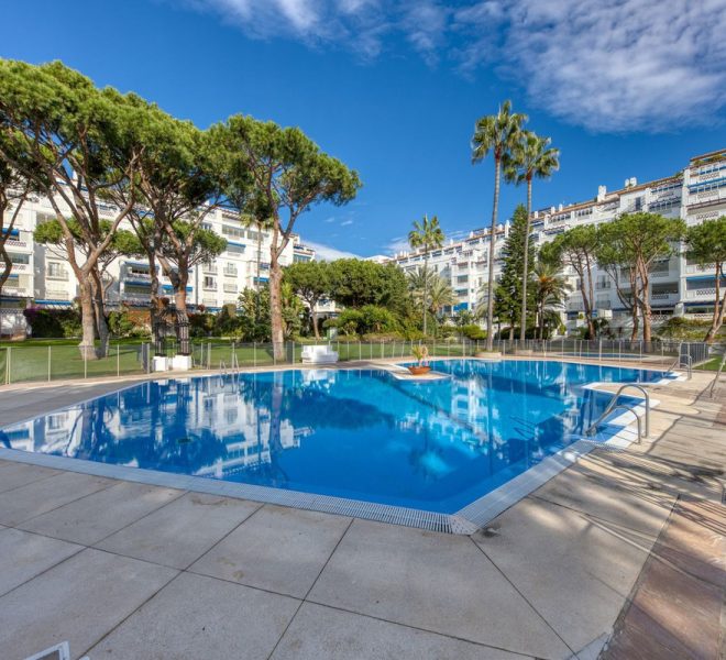 R5016367-Image 1-Middle Floor - 3 Beds - 173 Built