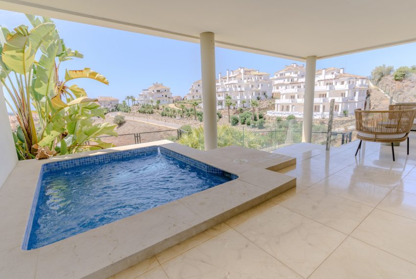 R5017156-Apartment-For-Sale-Nueva-Andalucia-Duplex-4-Beds-159-Built-2