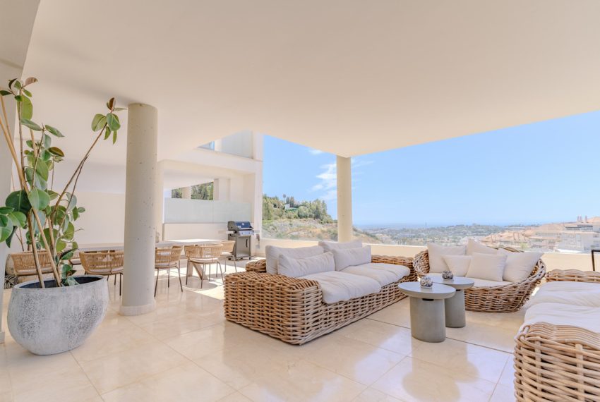 R5017156-Apartment-For-Sale-Nueva-Andalucia-Duplex-4-Beds-159-Built