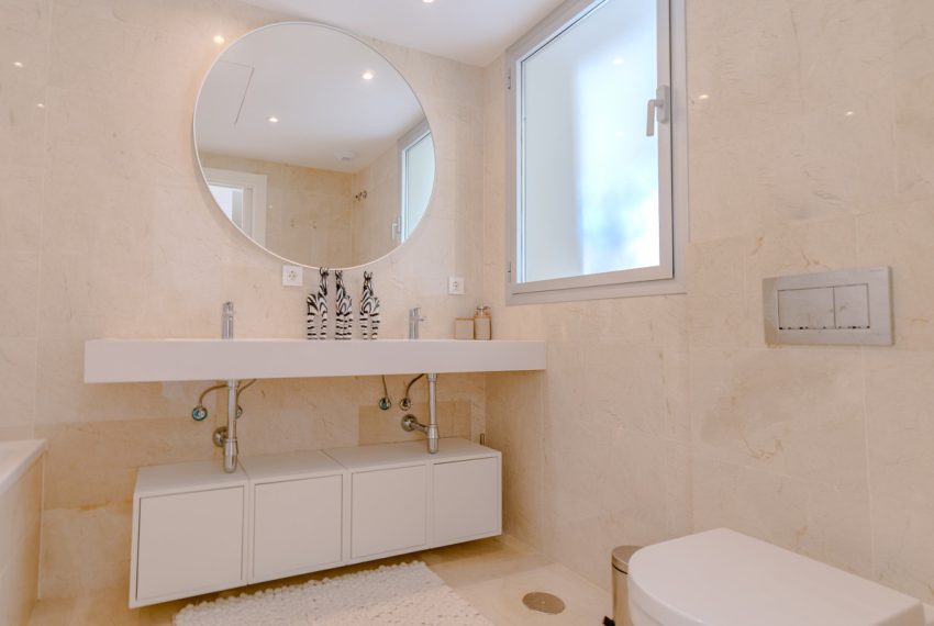 R5017156-Apartment-For-Sale-Nueva-Andalucia-Duplex-4-Beds-159-Built-9