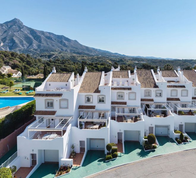 R5019328-Image 1-Terraced - 3 Beds - 232 Built