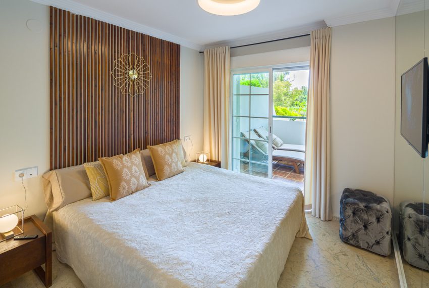 R5022946-Apartment-For-Sale-The-Golden-Mile-Ground-Floor-2-Beds-148-Built-10