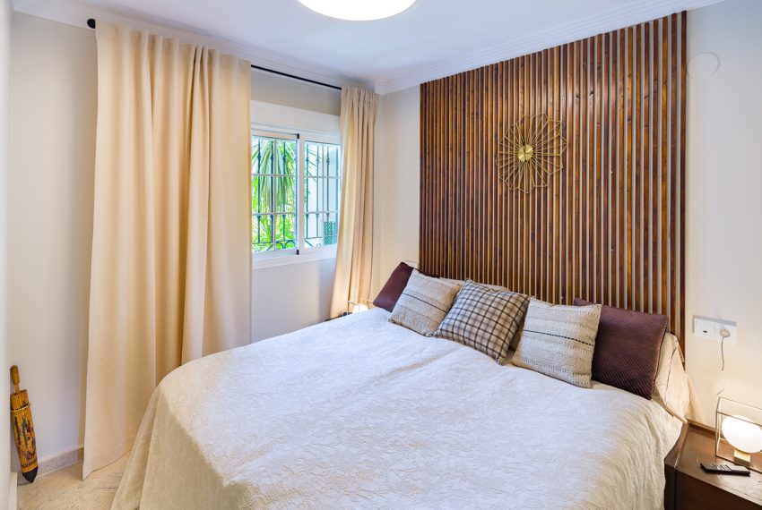 R5022946-Apartment-For-Sale-The-Golden-Mile-Ground-Floor-2-Beds-148-Built-5