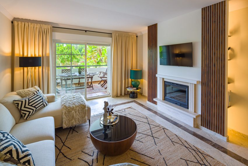 R5022946-Apartment-For-Sale-The-Golden-Mile-Ground-Floor-2-Beds-148-Built