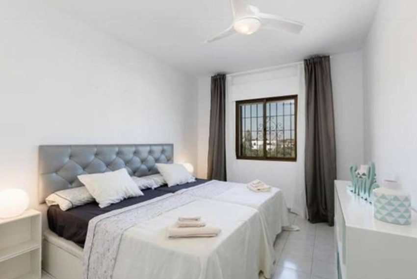 R5038708-Villa-For-Sale-Nueva-Andalucia-Detached-6-Beds-300-Built-11