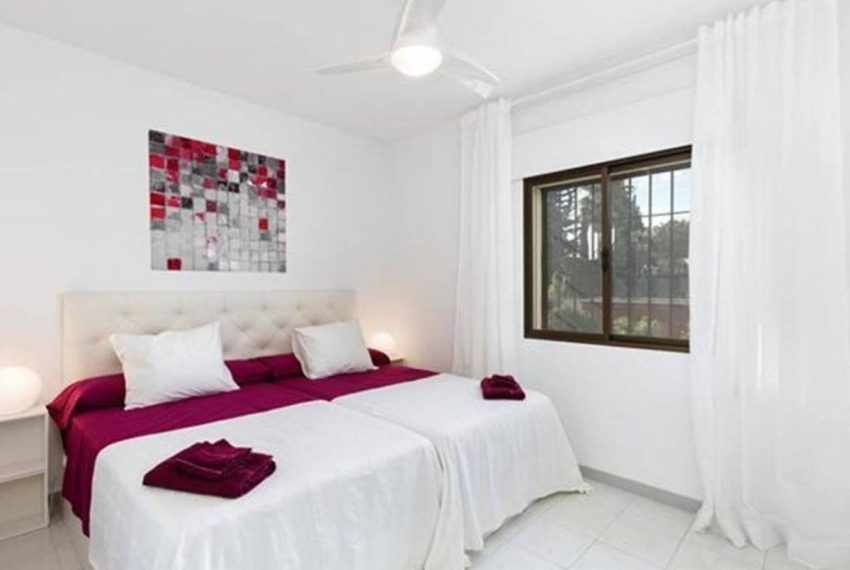 R5038708-Villa-For-Sale-Nueva-Andalucia-Detached-6-Beds-300-Built-12