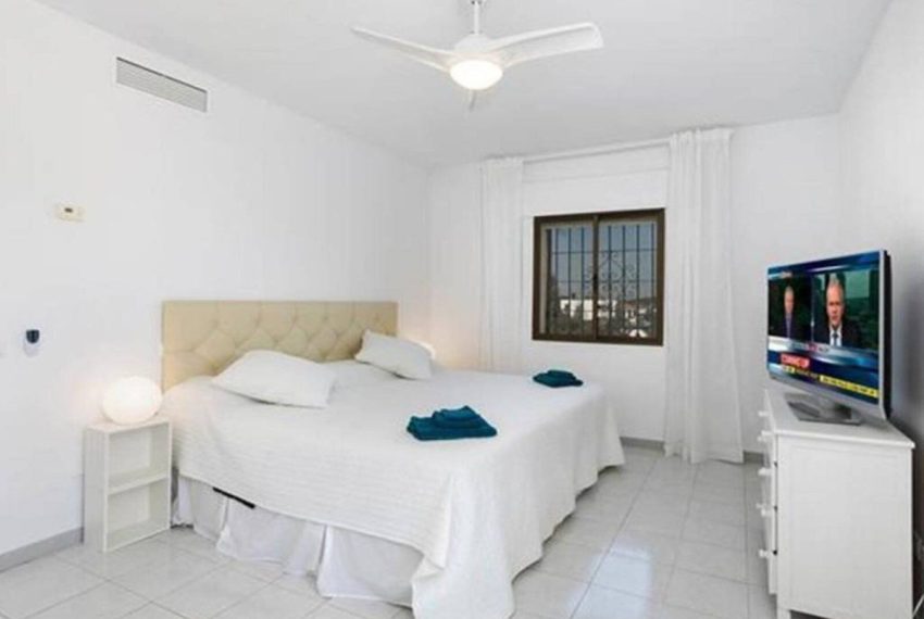 R5038708-Villa-For-Sale-Nueva-Andalucia-Detached-6-Beds-300-Built-14