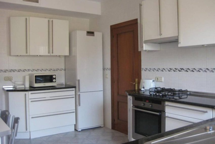 R5038708-Villa-For-Sale-Nueva-Andalucia-Detached-6-Beds-300-Built-15