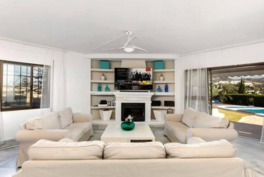 R5038708-Villa-For-Sale-Nueva-Andalucia-Detached-6-Beds-300-Built-6