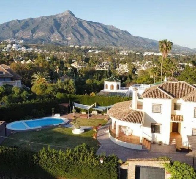 R5038708-Image 1-Detached - 6 Beds - 300 Built