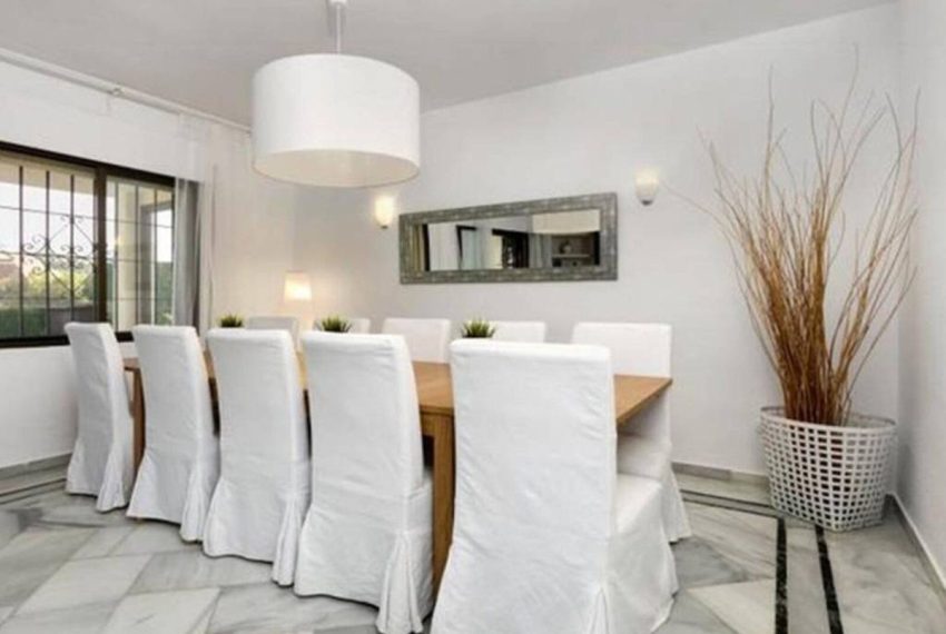 R5038708-Villa-For-Sale-Nueva-Andalucia-Detached-6-Beds-300-Built-8