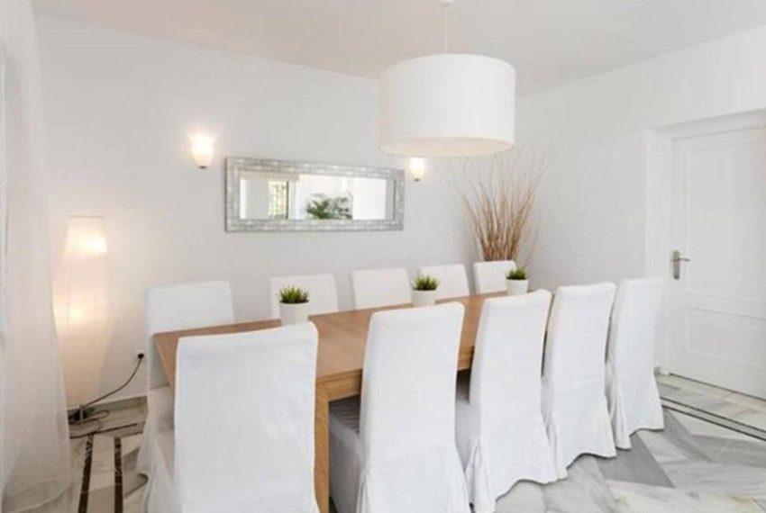 R5038708-Villa-For-Sale-Nueva-Andalucia-Detached-6-Beds-300-Built-9