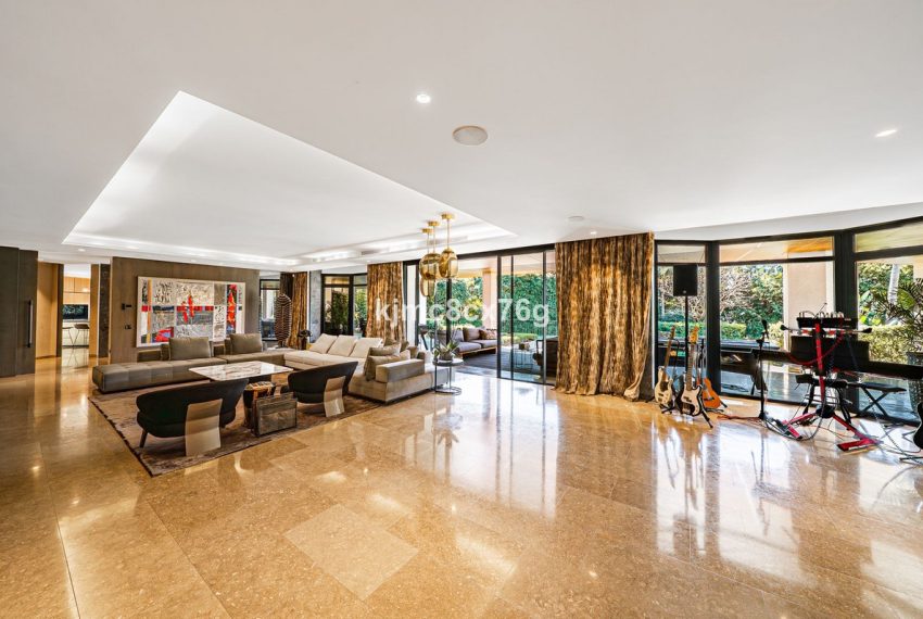 R5044666-Villa-For-Sale-Guadalmina-Baja-Detached-10-Beds-990-Built-12