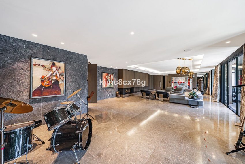 R5044666-Villa-For-Sale-Guadalmina-Baja-Detached-10-Beds-990-Built-6