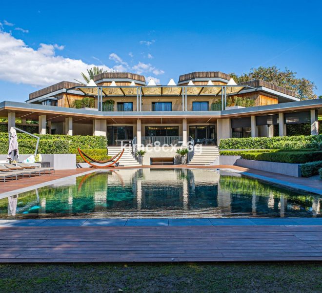 R5044666-Image 1-Detached - 10 Beds - 990 Built