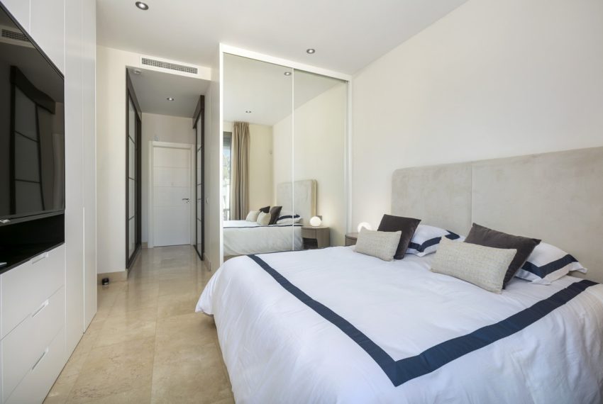 R5047168-Villa-For-Sale-La-Quinta-Detached-5-Beds-350-Built-19