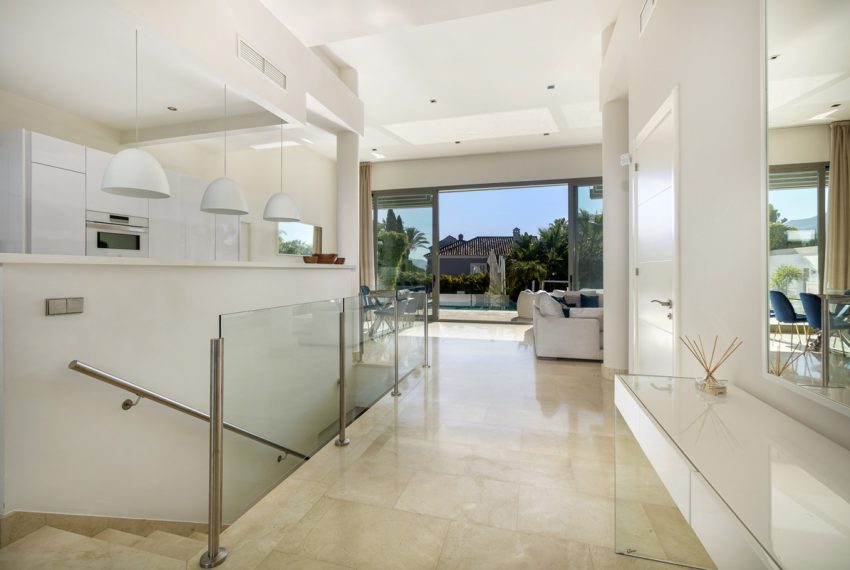 R5047168-Villa-For-Sale-La-Quinta-Detached-5-Beds-350-Built-4