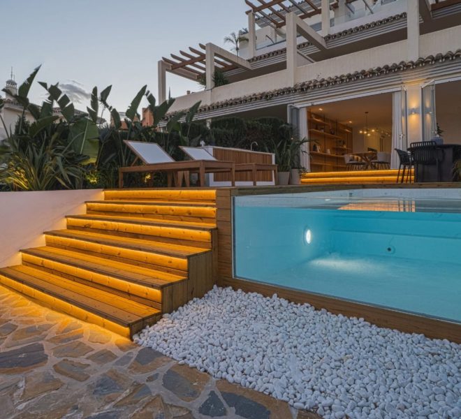 R5048557-Image 1-Middle Floor - 3 Beds - 193 Built