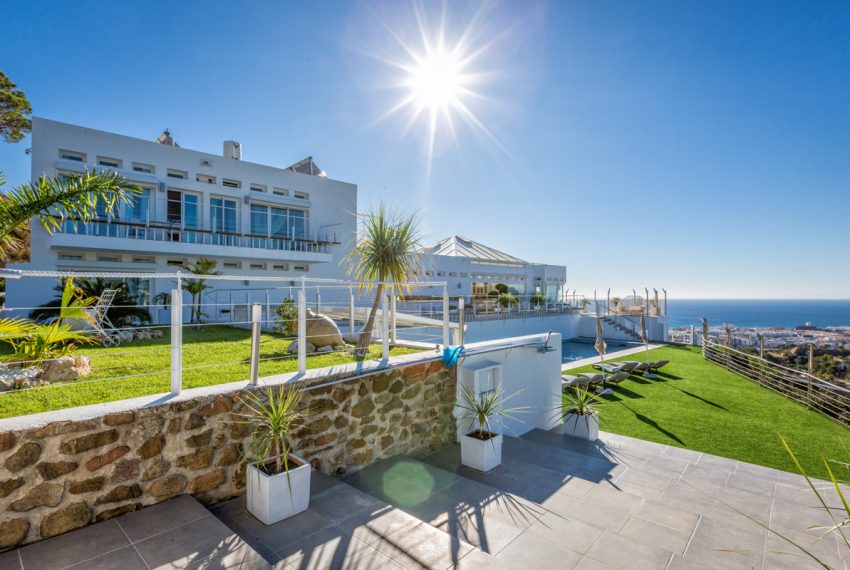 R5057962-Villa-For-Sale-Estepona-Detached-7-Beds-755-Built-17